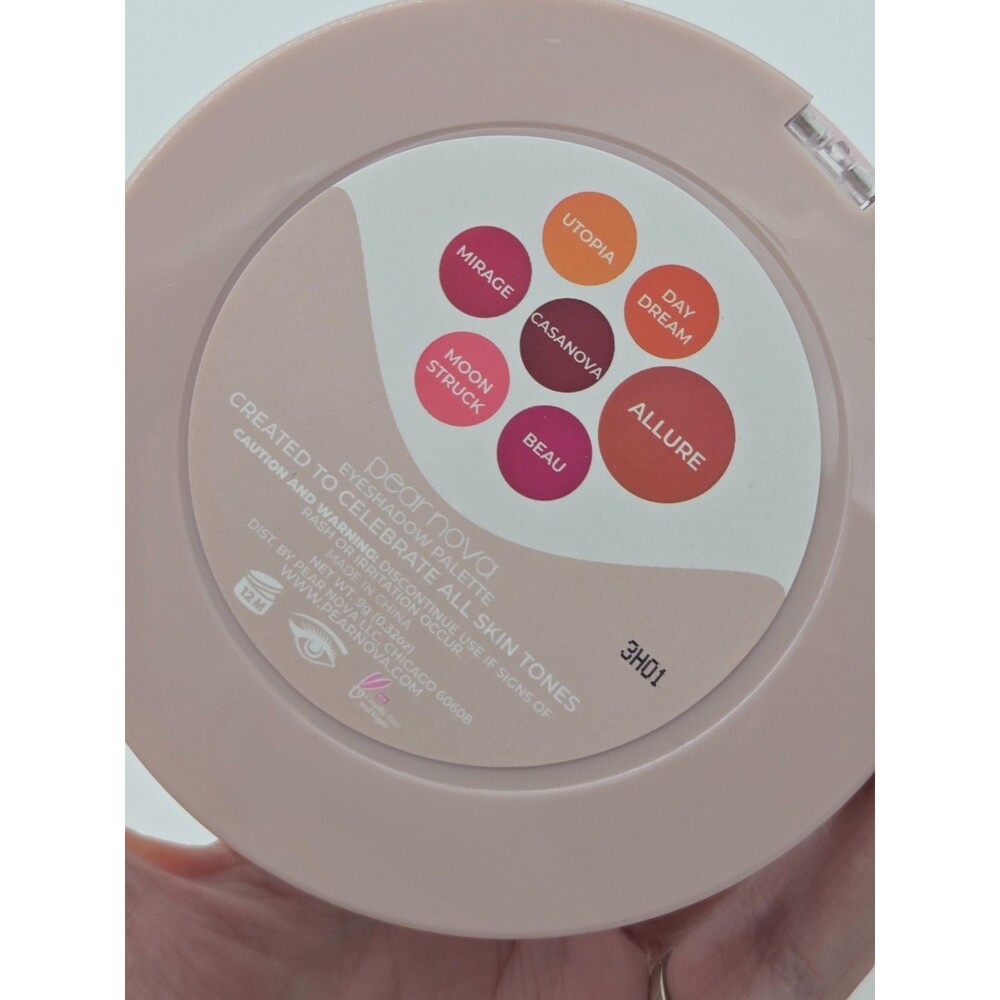 Pear Nova Eyeshadow Palette NEW - Picture 5 of 5